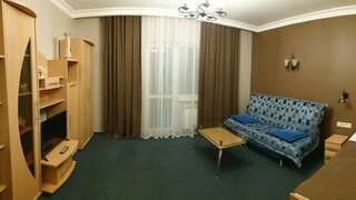 Гостевой дом Сосновая дача Геленджик Апартаметы    2 спальни,  кухня, терраса-4